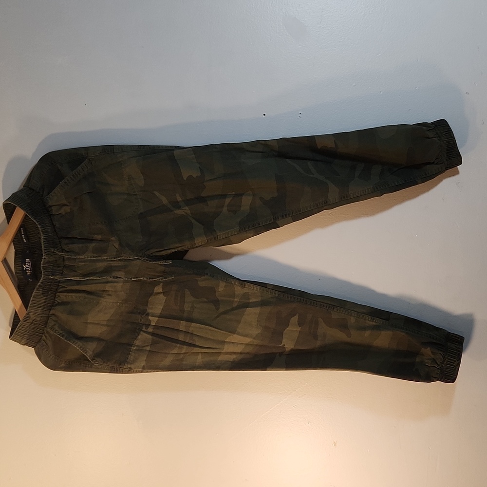 Hollister  high rise jogger for women size XS